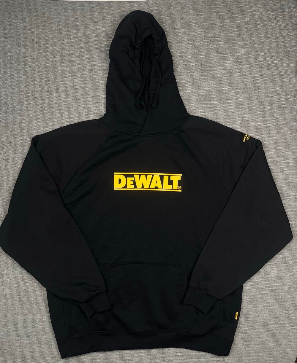 DEWALT Fleece Pullover Hoodie Mens 2XL Black Yellow Logo Pockets Workwear
